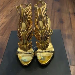 Authentic Giuseppe Wing Heel dust bag and box